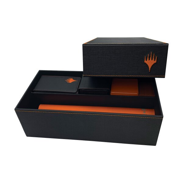 Geöffnete Magic: The Gathering Aufbewahrungsbox mit...