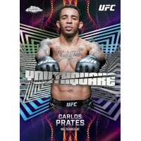 Topps Chrome UFC Youthquakes Insert mit frontal posierendem K&auml;mpfer vor geometrischem Hintergrund.