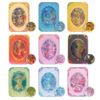 Pok&eacute;mon Eevee &amp; Friends Terastal Tin Box Designs mit holografischer Darstellung und Sammelchips.