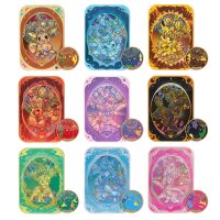 Pok&eacute;mon Eevee &amp; Friends Terastal Tin Box Designs mit Terakristall-Artwork und passenden Sammelchips.