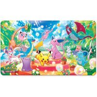 Spielmatte der Pok&eacute;mon 30 Jahre Ultra-Premium-Kollektion mit Pikachu, Psiana, Mew und weiteren Pok&eacute;mon