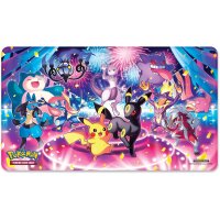 Spielmatte der Pok&eacute;mon 30 Jahre Ultra-Premium-Kollektion Pikachu, Nachtara und Mewtu und weiteren Pok&eacute;mon